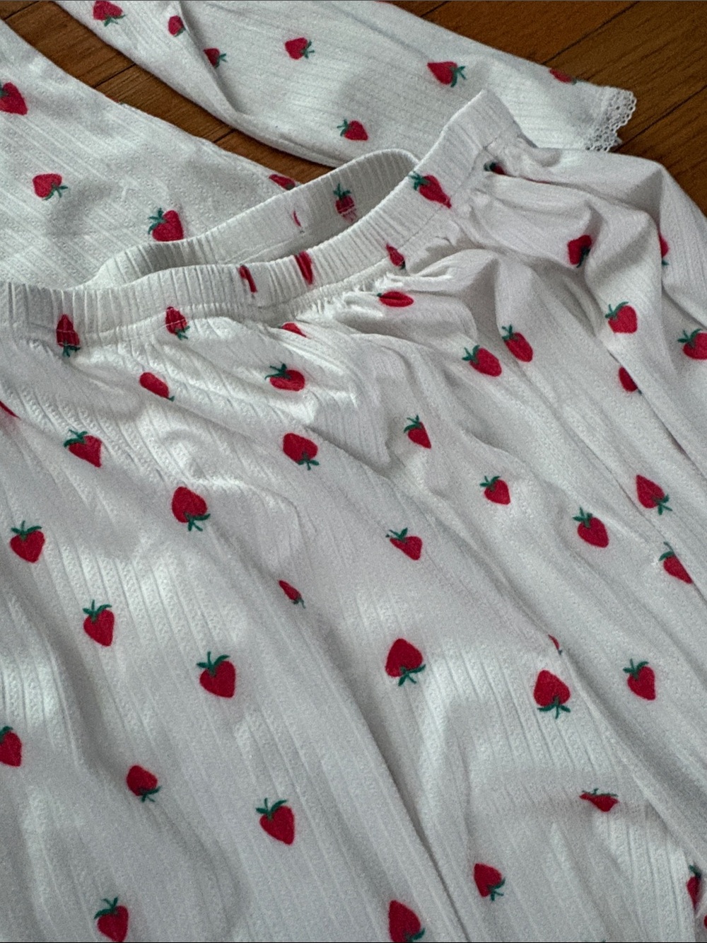 White Long-Sleeve strawberry  Print Pajama Set - Women's - Picture 3 of 9
